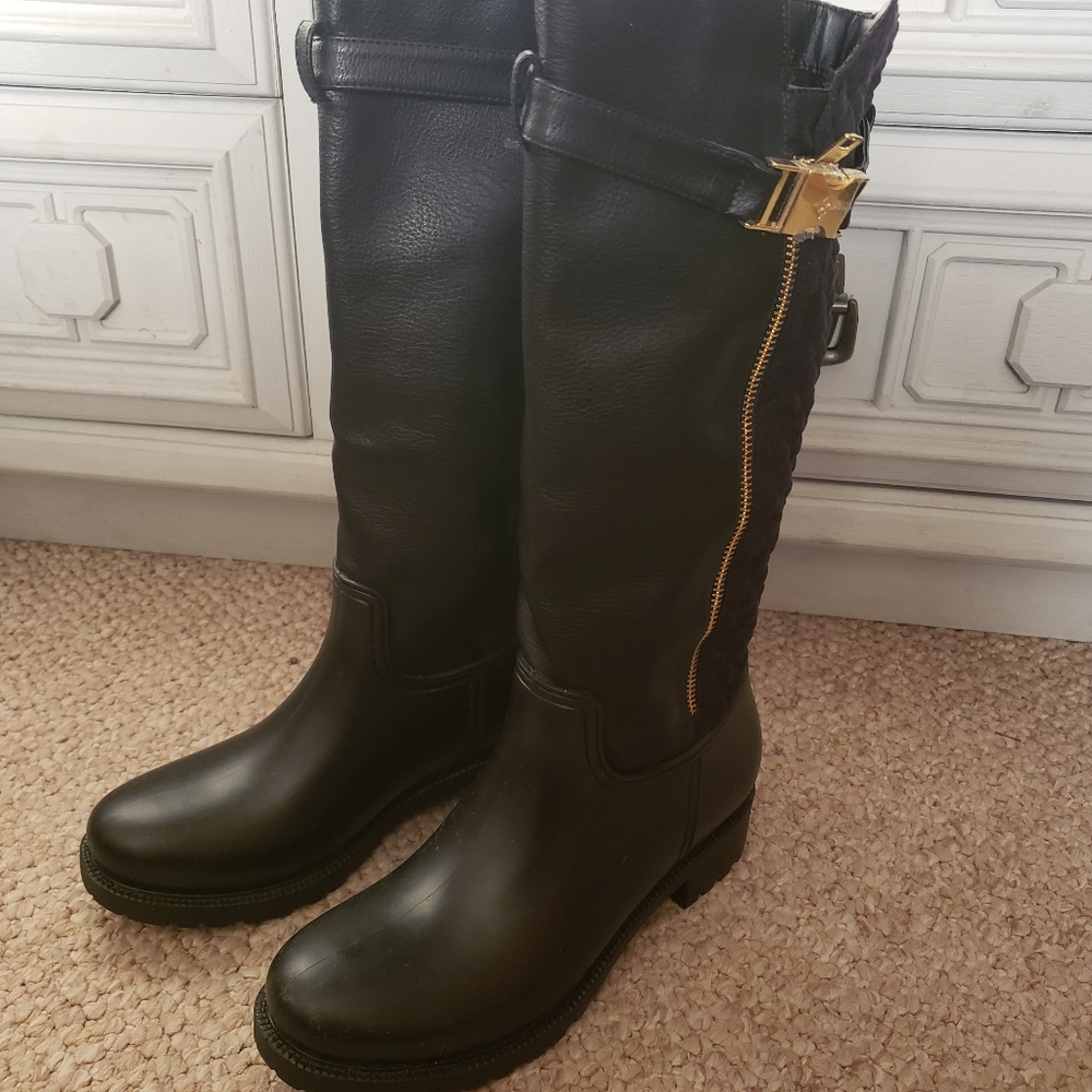 Black Zip up Boots